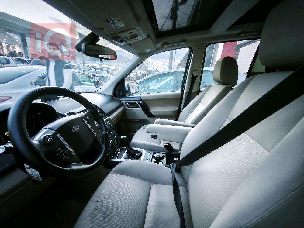 لاند روفر LR2